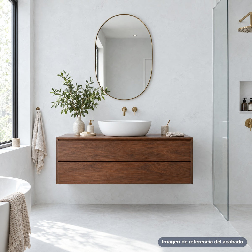 Imagen de referencia: baño con pared de microcemento blanco
